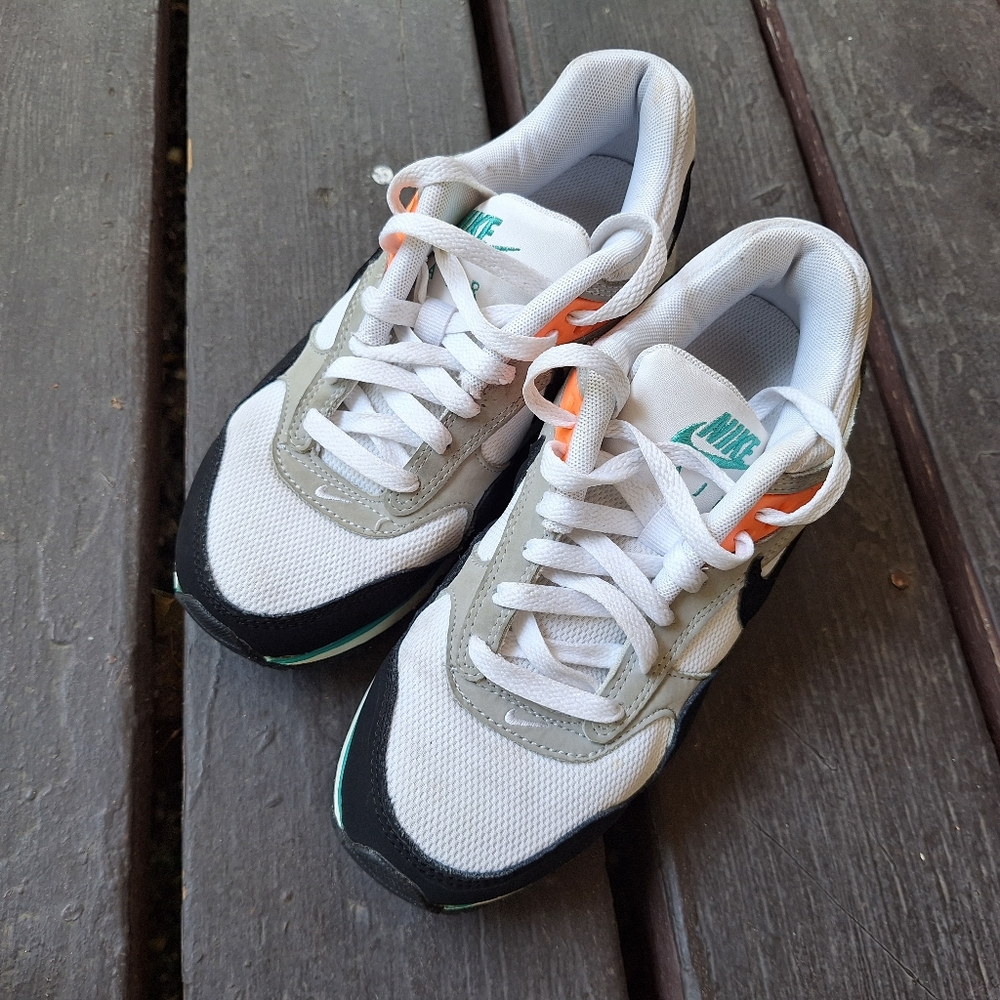 Nike Air Max Correlate Sneakers